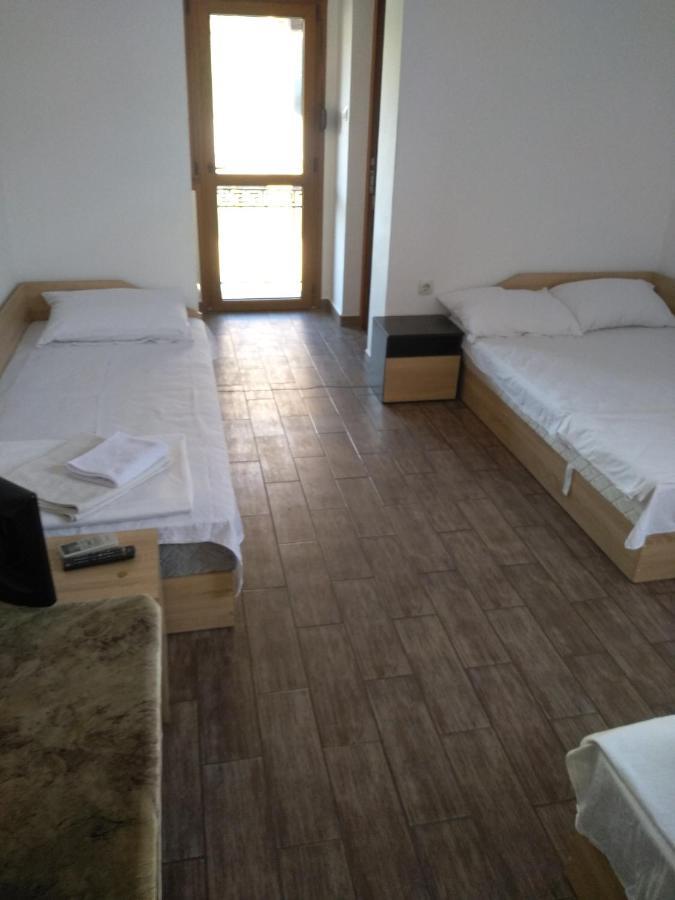 Guest House Lili Petrich  Eksteriør billede